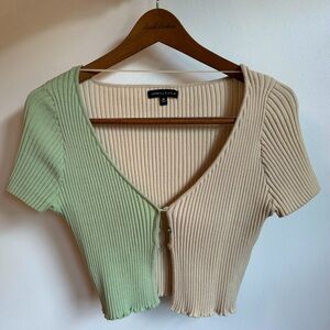 Kendall & Kylie Short Sleeve Crop Top